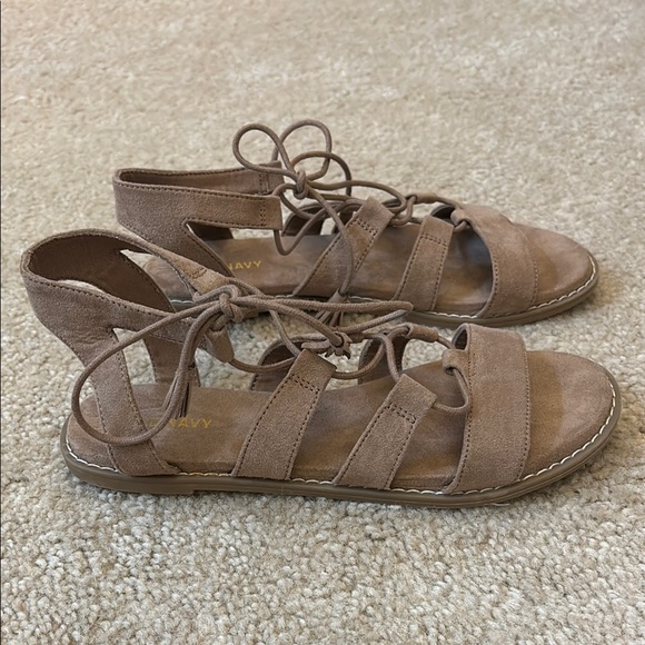 Old Navy Women's Tan Gladiator Lace-Up Sandals - Size 7.5 - Picture 4 of 6